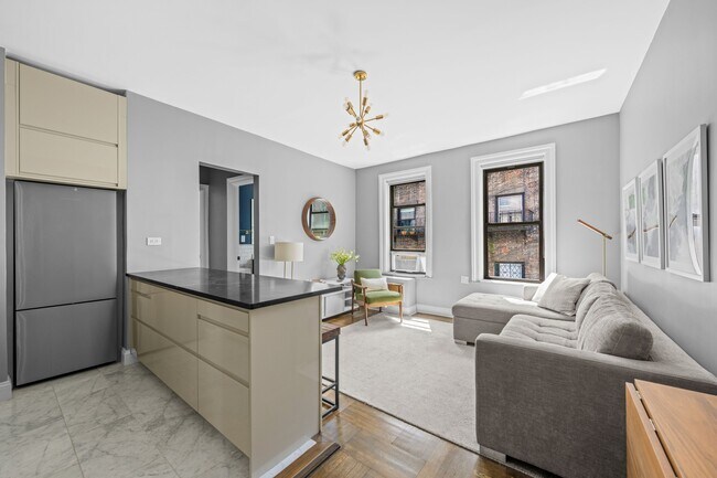 Photo - 270 W 11th St Rental