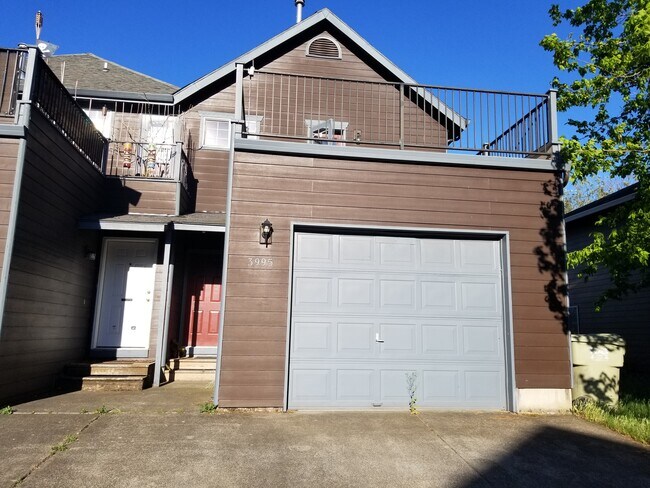 Garaje individual - 3995 SW Pinewood Way