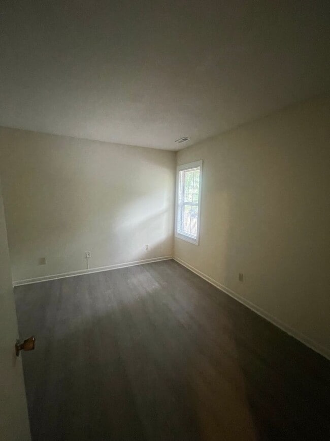 Photo - 1402-M Gorman St. 1 Bedroom / 1 Bathroom ~... Unit 1402-M