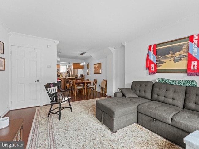 Photo - 1422 Montrose St