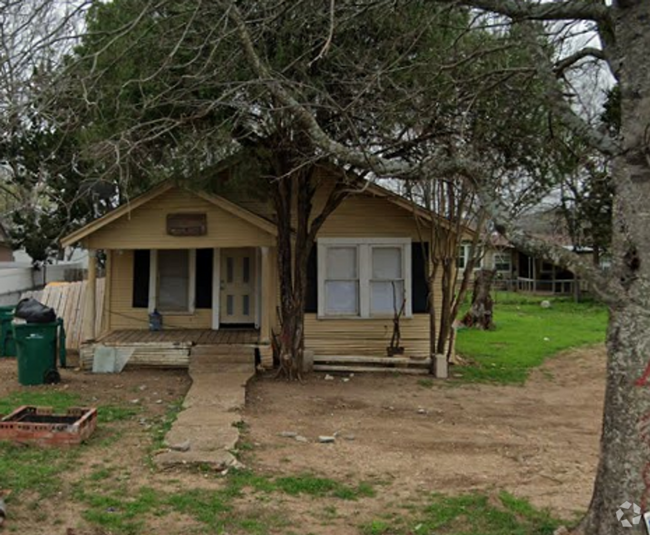 Building Photo - Affordable 2/1 in Belton with Fenced Back ... Rental