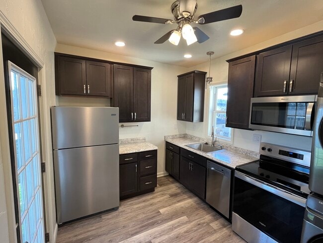 Building Photo - 334 Concord Ave Unit Apt. A