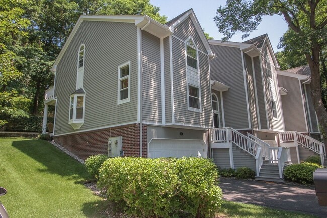 Building Photo - Beautifully Furnished Luxury Townhome – Seasonal Rental in the Heart of Downtown Wayzata, All Uti...