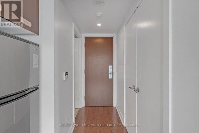 Photo - 80 Western Battery Rd Unit 2301