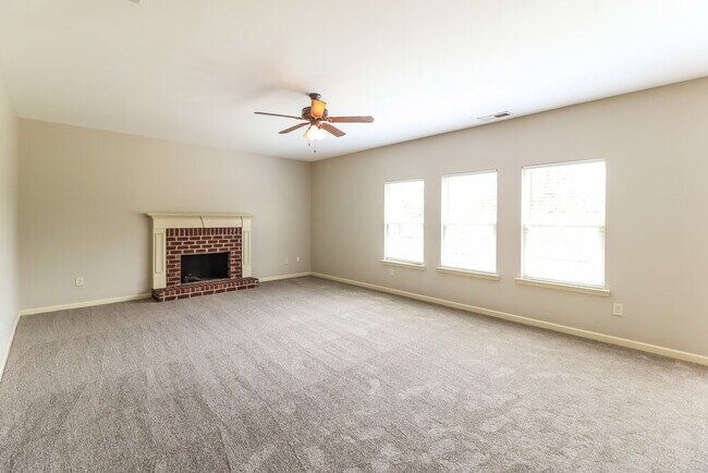 Photo - 67 Hamilton Blvd NW