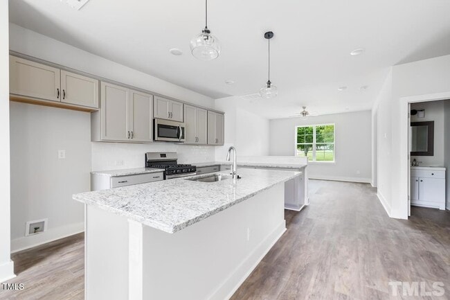 Photo - 857 S Franklin St