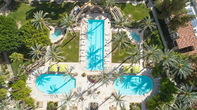 The Regent Palm Desert Apartment Homes