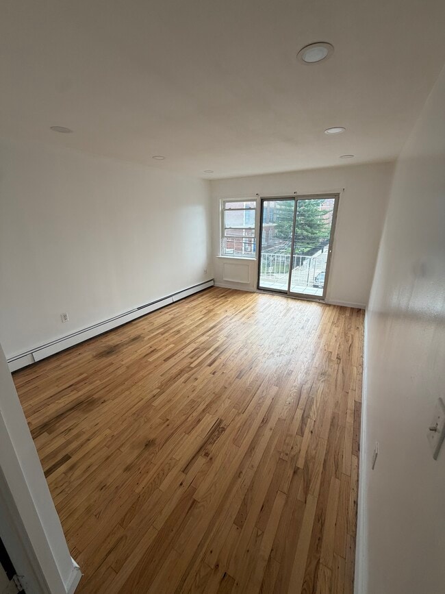 Building Photo - 9249 55th Ave Unit 3rd Floor