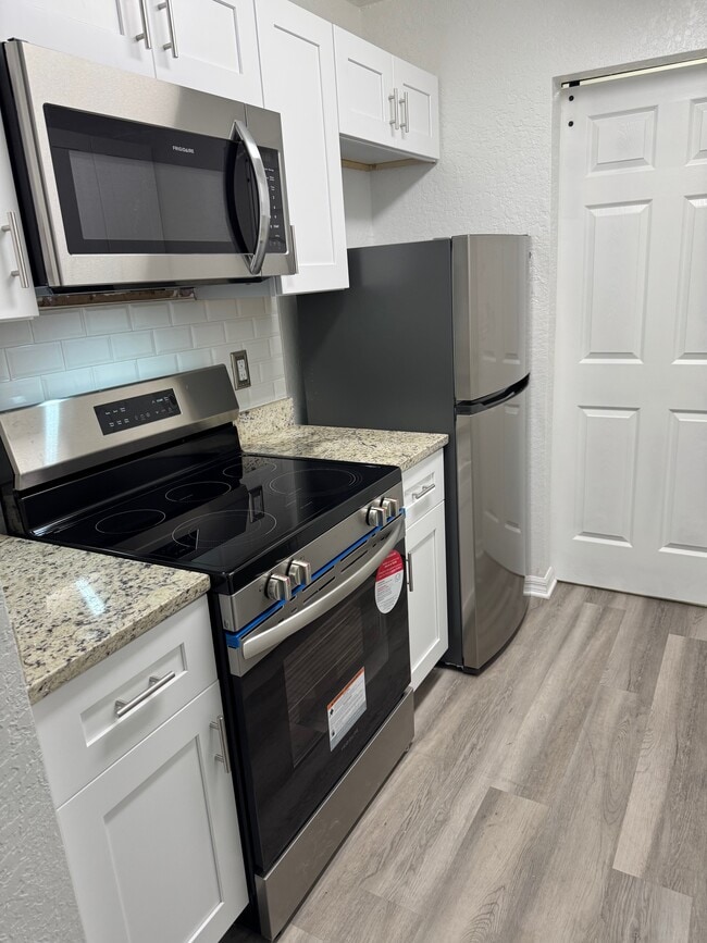 Building Photo - 141 Fernery Rd Unit H-8