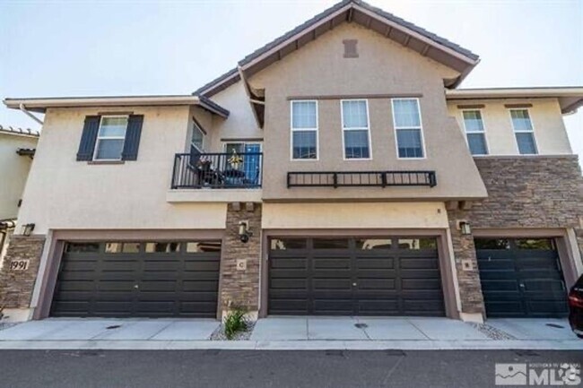 Building Photo - Damonte Ranch Townhouse