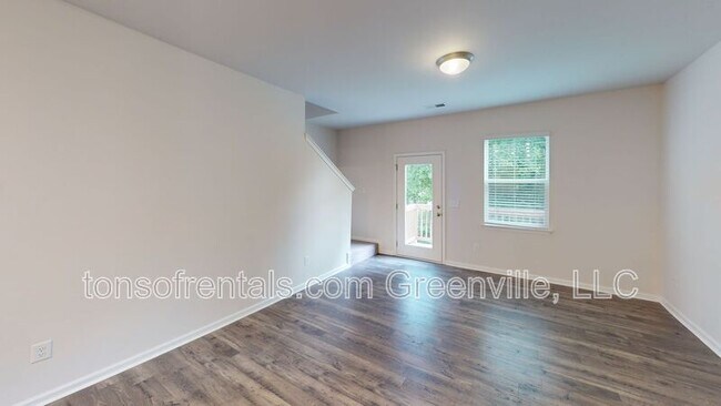 Photo - 312 Highline Trl