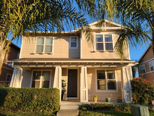 Building Photo - 469 Hawk Dr