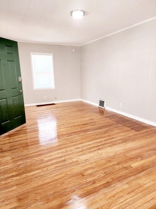 Photo - 402 Van Brunt Blvd