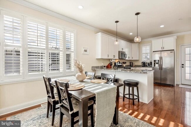 Photo - 103 Front St