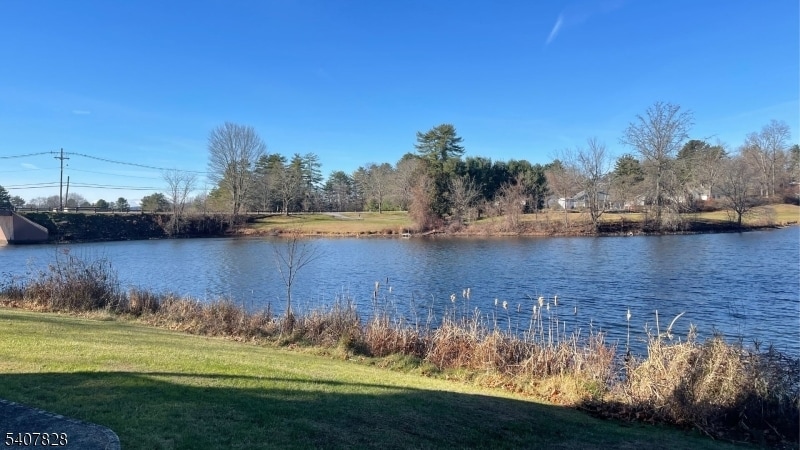 Photo - 306 Lake Shore S