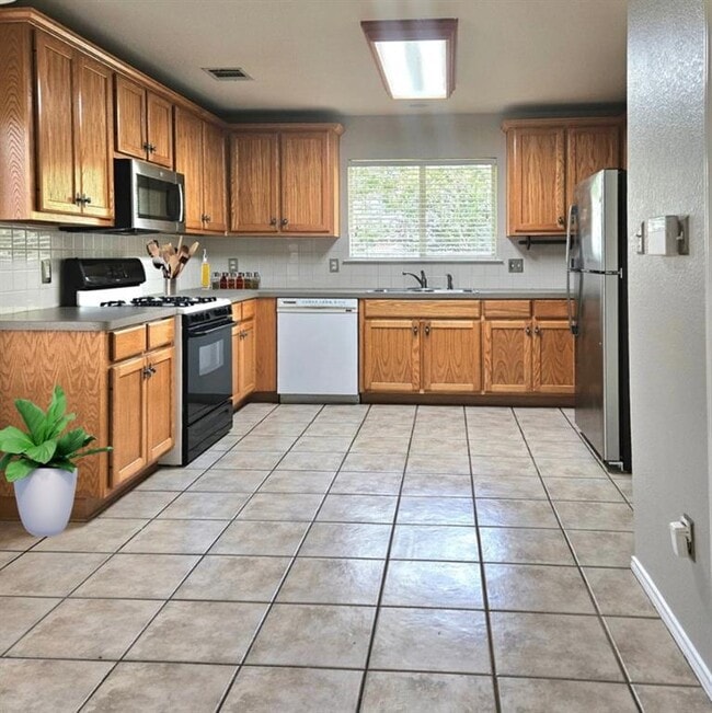 Photo - 1408 Brighton Bend Ln