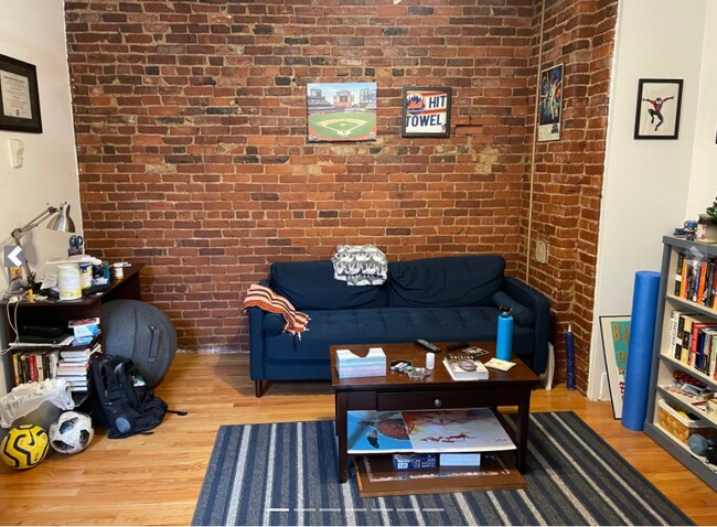 87 Prince St