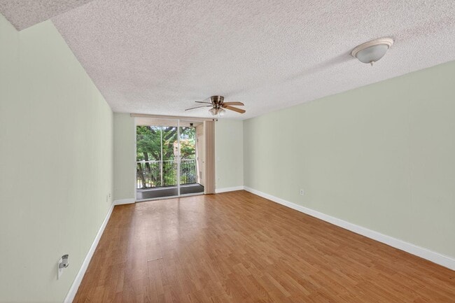 Photo - 8373 Lake Dr Unit 307