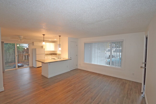 Photo - 1647 Salishan St SE