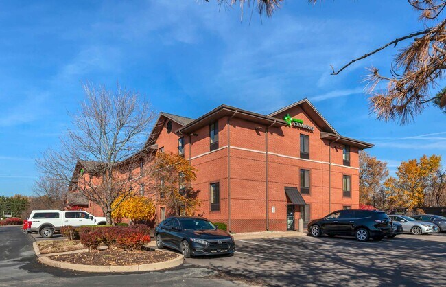 Furnished Studio-Rockford - State Street