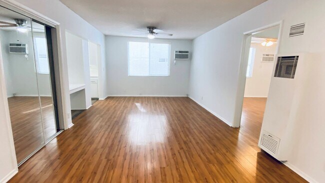 Photo - 7351 Variel Ave