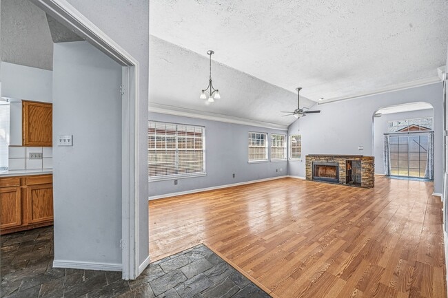 Photo - 15974 Oak Mountain Dr