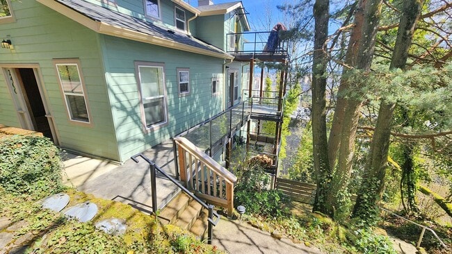 Photo - 2400 SW Hoffman Ave Unit 1