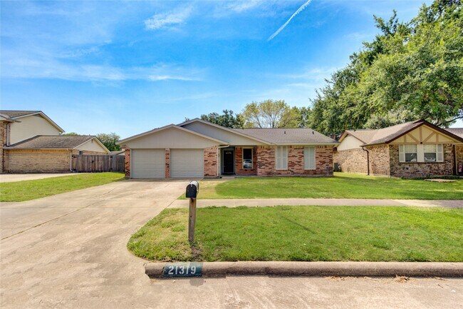 Building Photo - 21319 Park Green Dr Rental