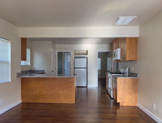 Photo - 22766 4th St