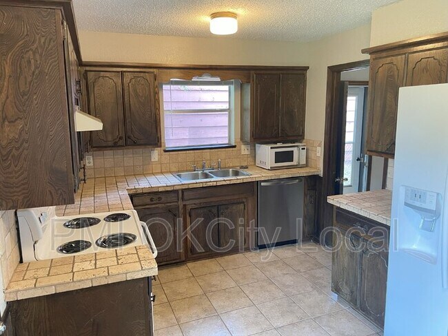 Photo - 2325 N Redmond Ave