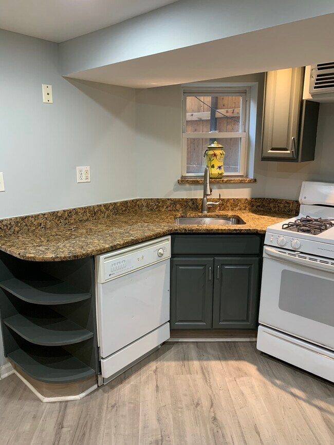 Photo - 6307 n Wayne ave