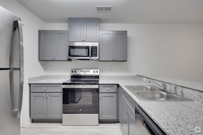 2BR, 2BA - 1,077SF - Kitchen