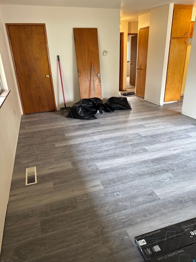 Photo - 1337 SW Foundry St Unidad B