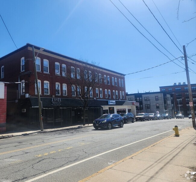 Building Photo - 19 Lunenburg St Unit 12 Rental