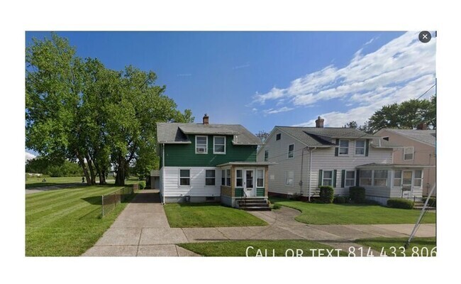 Building Photo - Nice 3 bedroom single family home with lar...