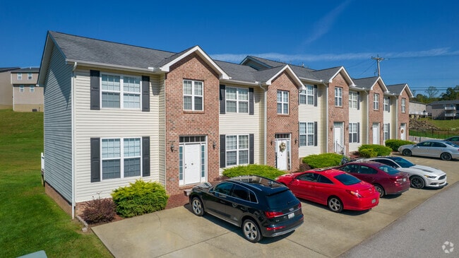 Hidden Brook Apartments & Townhomes