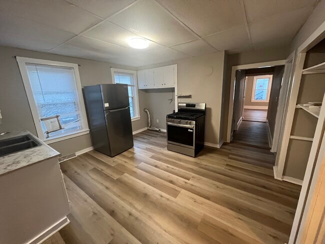 Photo - 14 Hacker St Unit 1