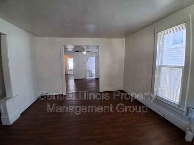 403 1/2 E. Monroe