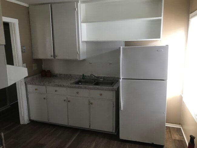 Photo - 1204 Desmond St