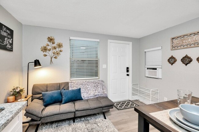 1235 Grove St Unit B