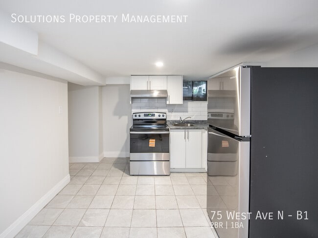 Photo - **Newly Renovated 2 Bedroom Basement Unit** Unité B1