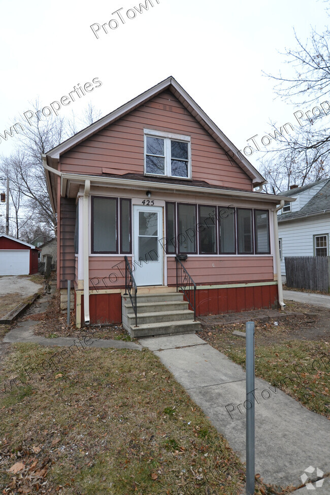 Building Photo - 425 Madeline St Rental