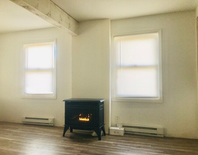 Building Photo - 336 High Rock Rd