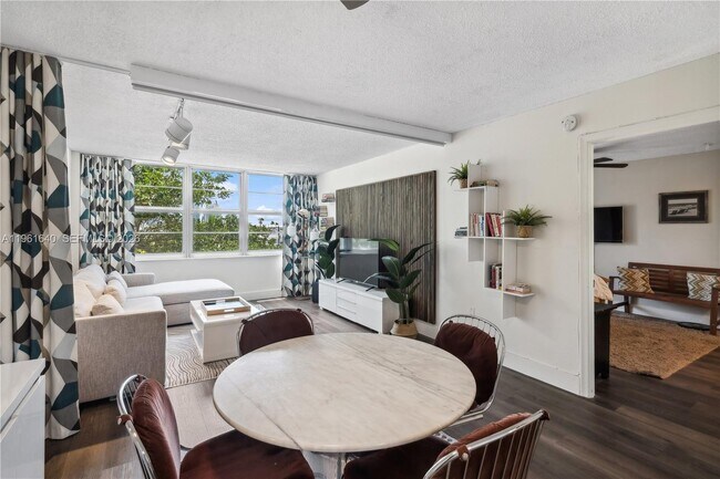 Photo - 1020 Meridian Ave Unit 403