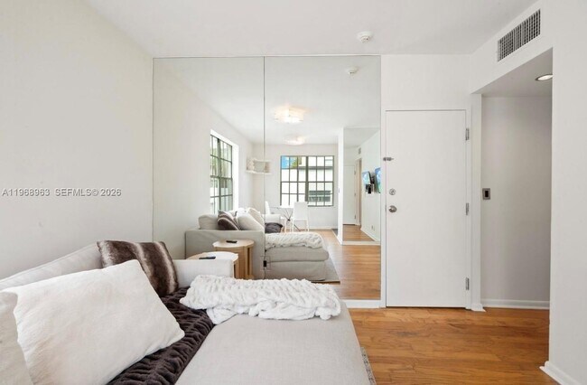 Photo - 605 Euclid Ave Unit Apt 204