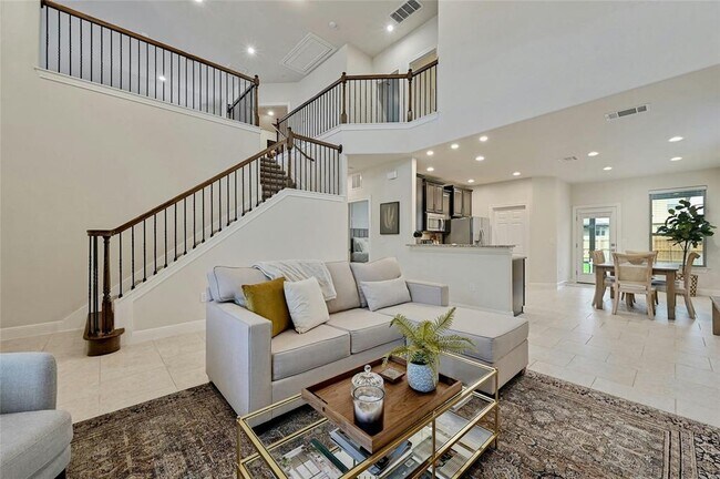 Photo - 1917 Gabrielles Way