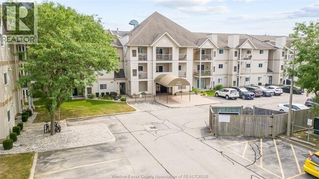 Photo - 2922 Rivard Ave Unit 211