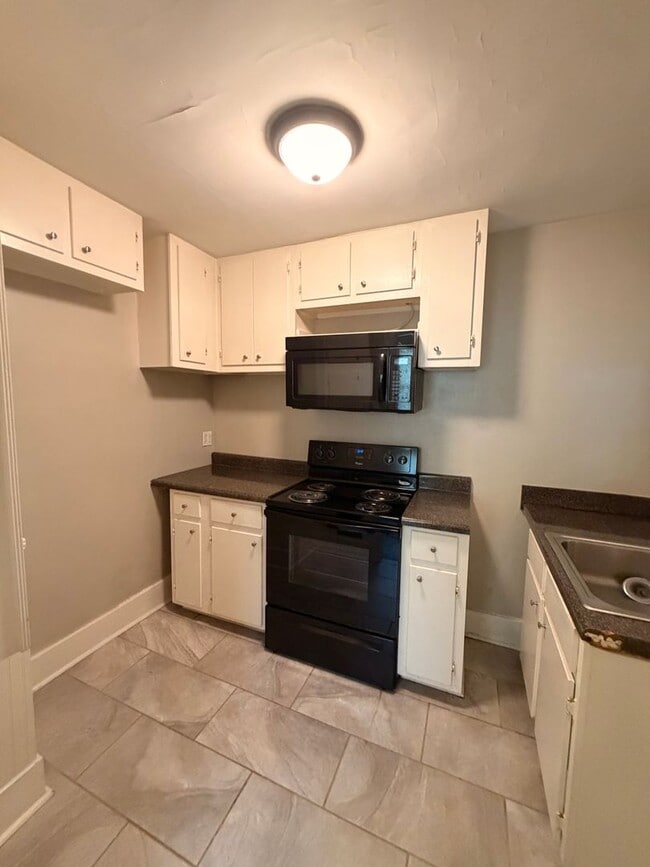 Photo - 2413 Emmett Ave Unit A