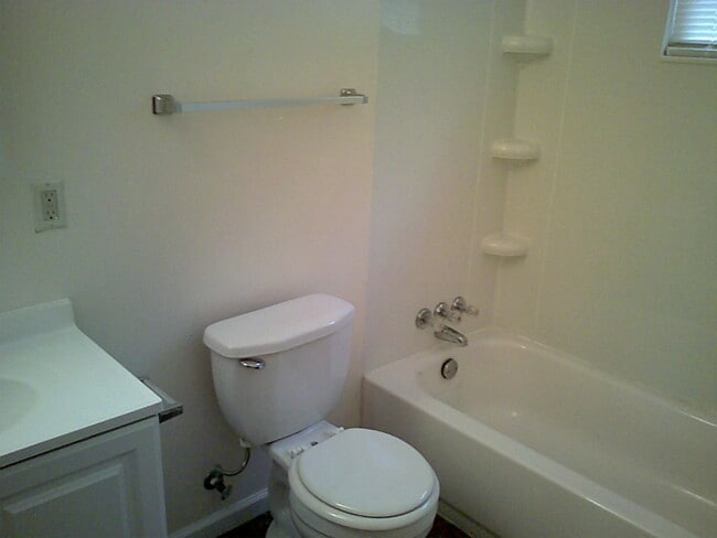 Photo - 4647 Hilton Ave Unidad A