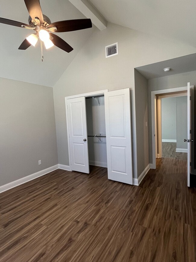 Photo - Country Heights #202